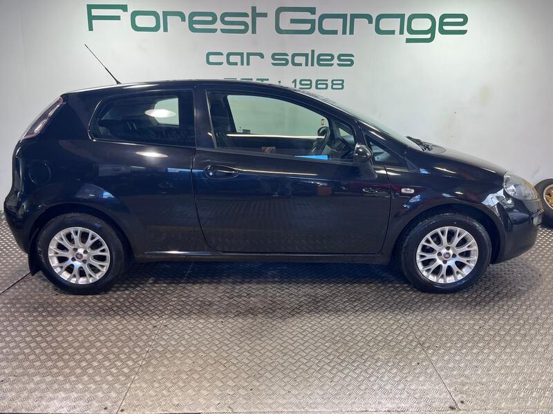 View FIAT PUNTO EVO 1.2 Punto Mylife 1.2 8v 3 Dr