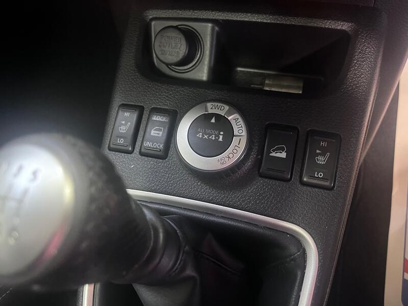 NISSAN X-TRAIL