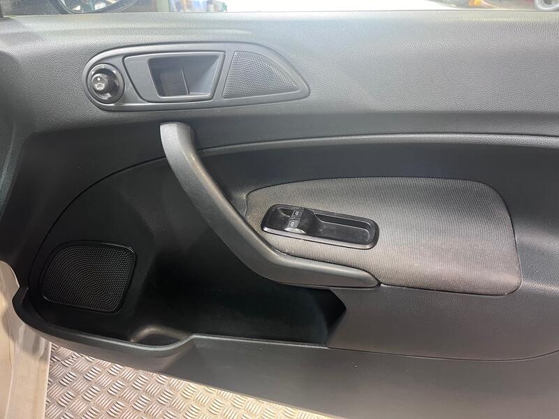 FORD FIESTA VAN