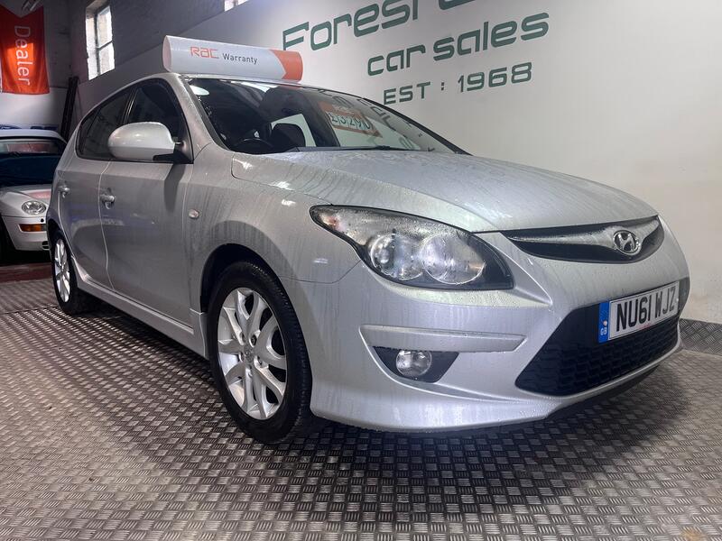 View HYUNDAI I30 1.6 CRDi Comfort