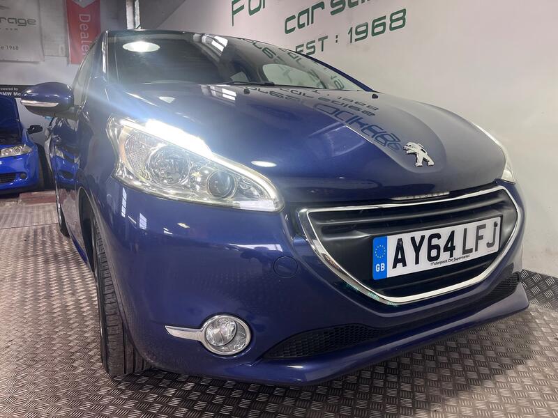 View PEUGEOT 208 1.4 HDi Allure