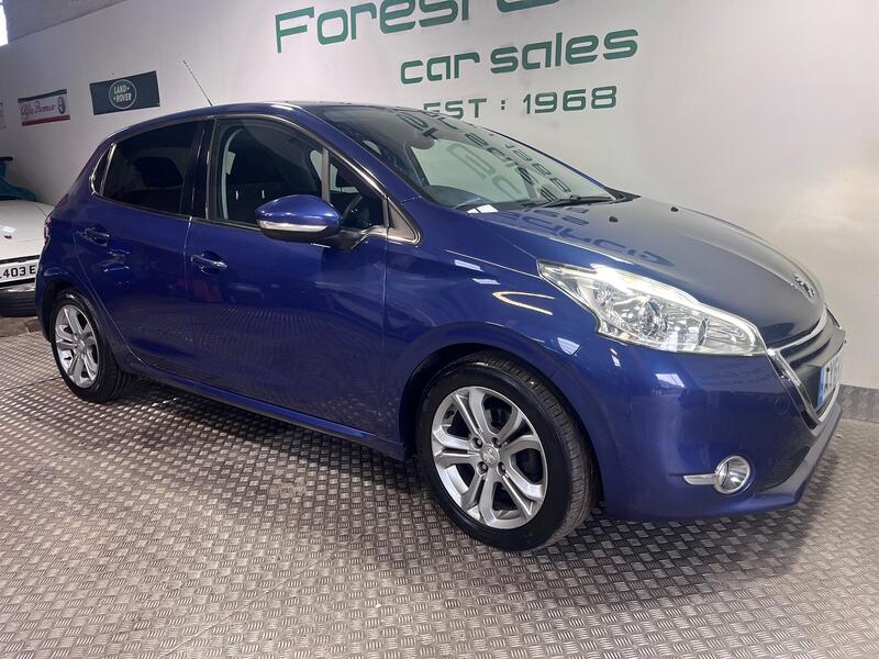 View PEUGEOT 208 1.4 HDi Allure