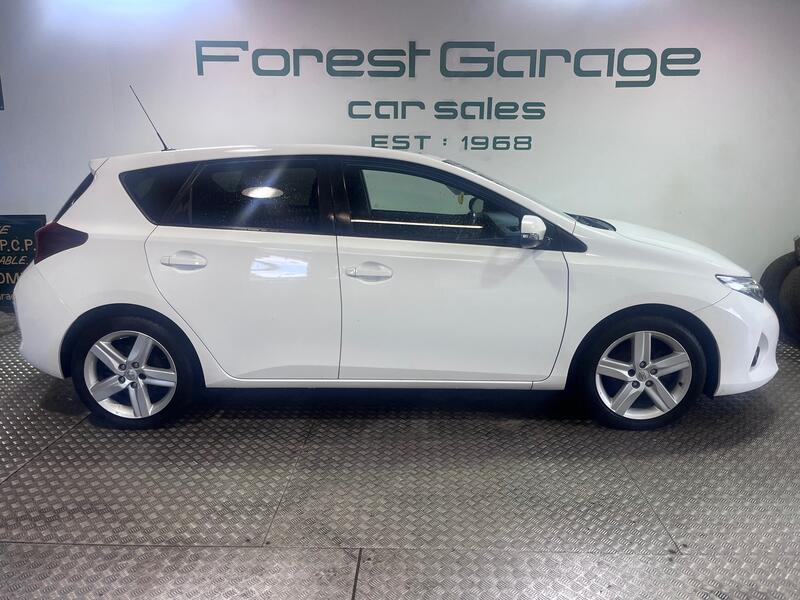 View TOYOTA AURIS 1.6 V-Matic Sport
