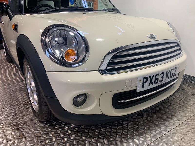 MINI HATCH