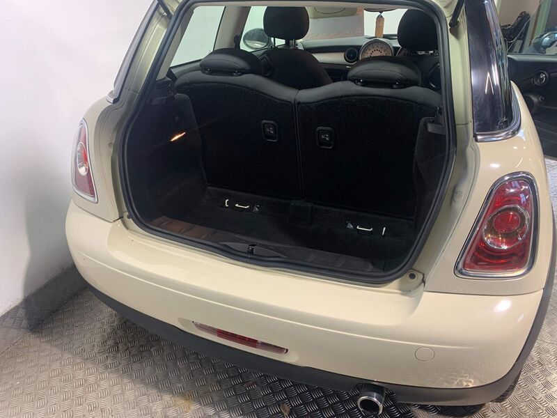 MINI HATCH