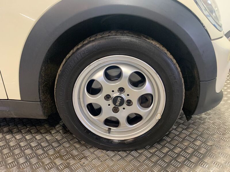 MINI HATCH