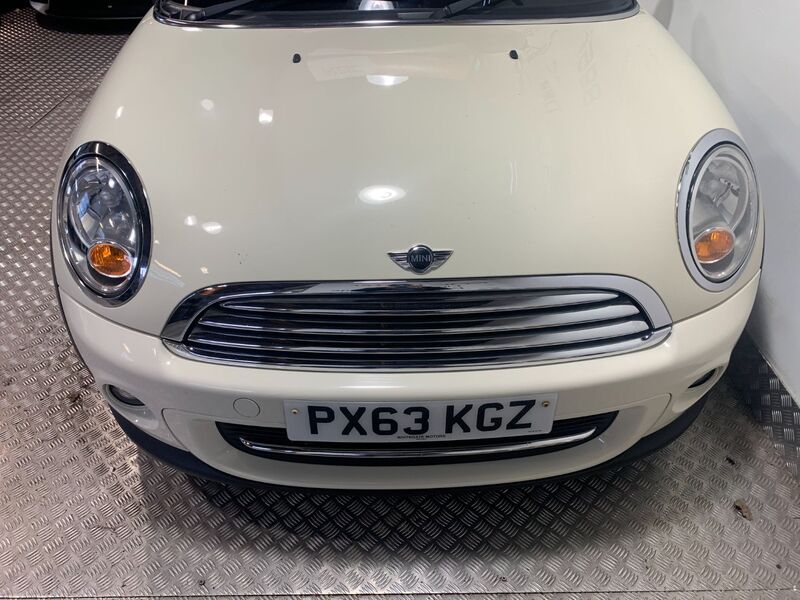 MINI HATCH