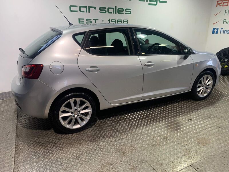SEAT IBIZA