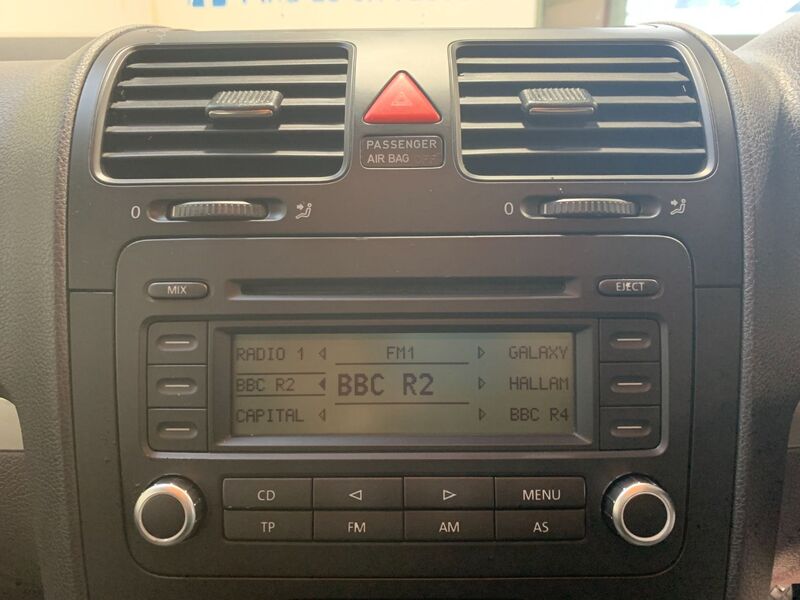 VOLKSWAGEN GOLF