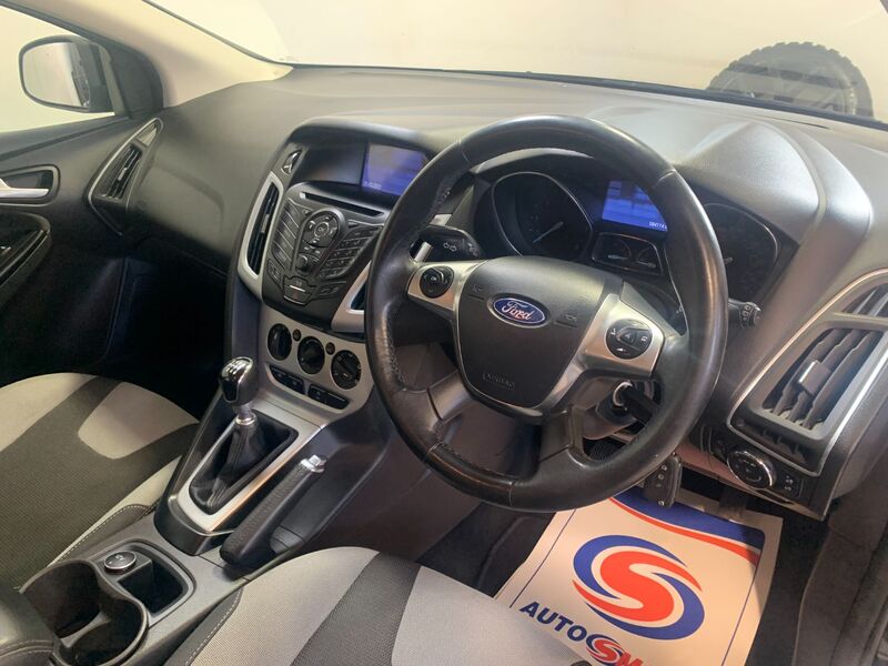 FORD FOCUS
