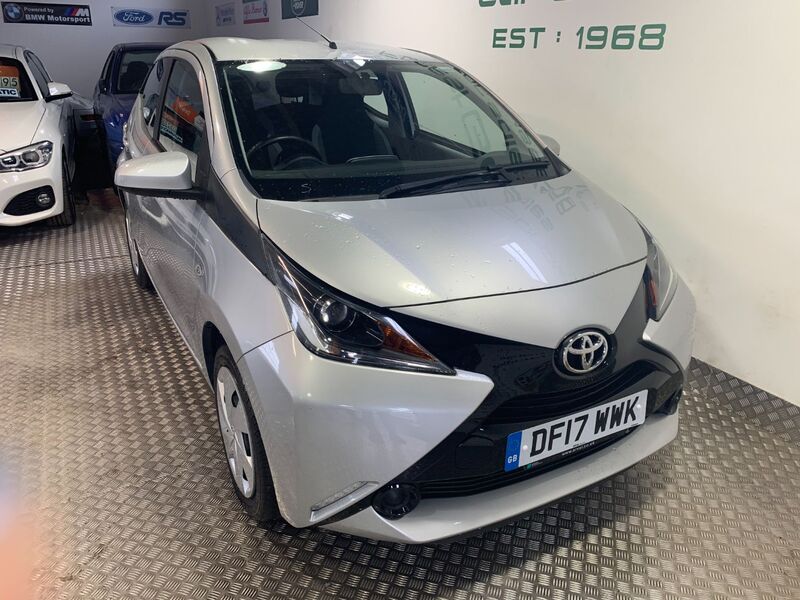 View TOYOTA AYGO VVT-I X-PLAY