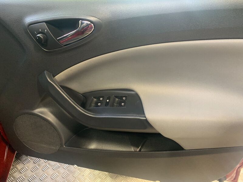 SEAT IBIZA