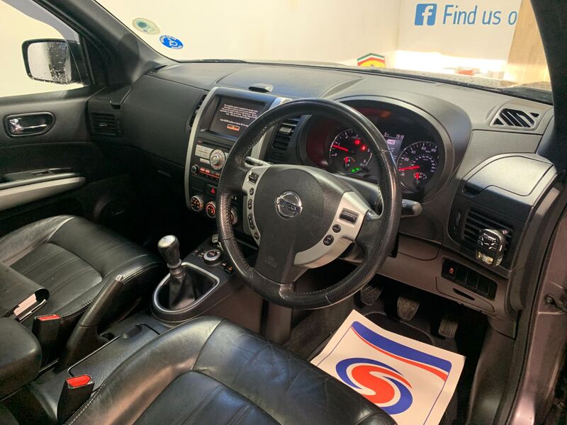NISSAN X-TRAIL