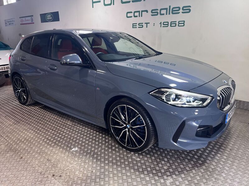 View BMW 1 SERIES 118D M SPORT