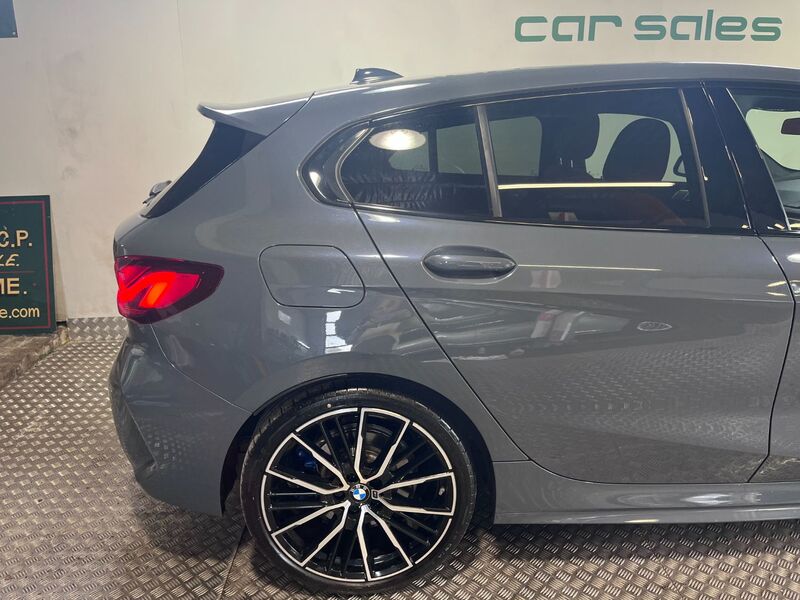 BMW 1 SERIES